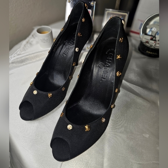 RARE Chanel Lucky Charms Heels! 38.5 - Picture 1 of 16